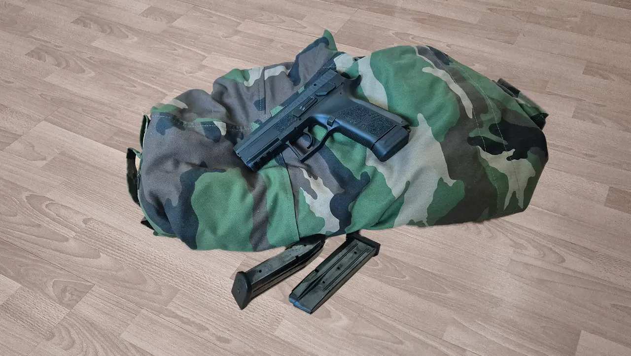 Samonabíjacia pištoľ CZ P-07 Duty s nábojmi Sellier & Bellot 9 mm Luger